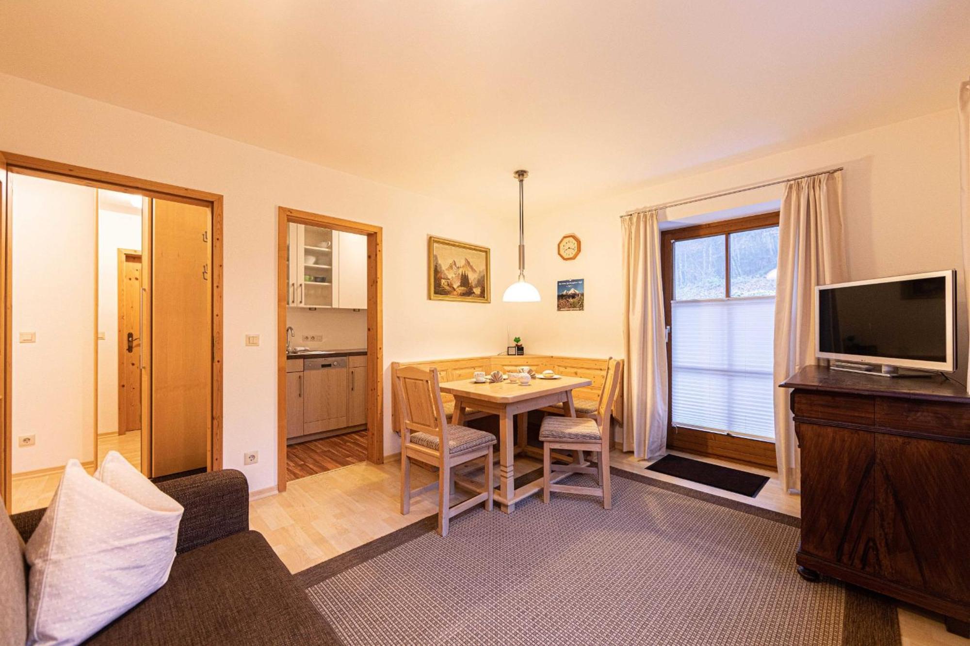 Ferienwohnung Waldblick - Freundlich Eingerichtete Ferienwohnung Берхтесгаден Екстериор снимка